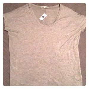 Women’s Gap Gray T-shirt